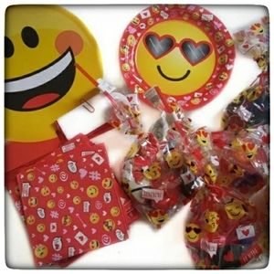 Emoji XOXO Birthday Party Supplies